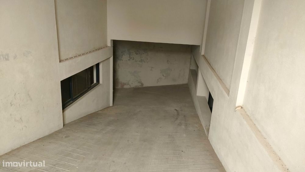 Cave - Armazém Centro da Cidade