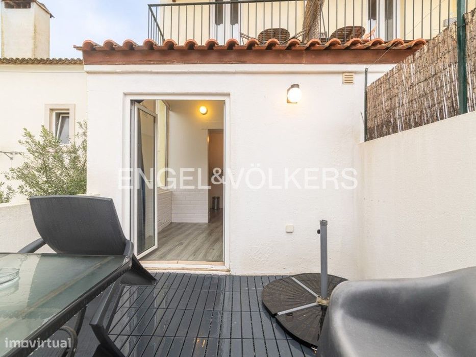 Estudio na Graça com Terraço e Mezzanine — São Vicente, Lisboa