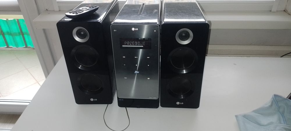 Mini wierza lg fa166 z blutoch