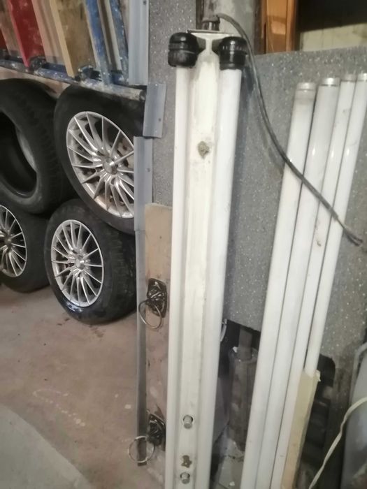 Светильник лампа в гараж