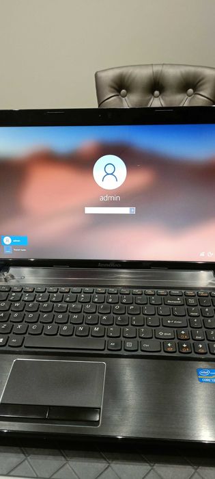 Lenovo 15,6 G580 i3/4GB/1000/DVD-RW/GF7F10M