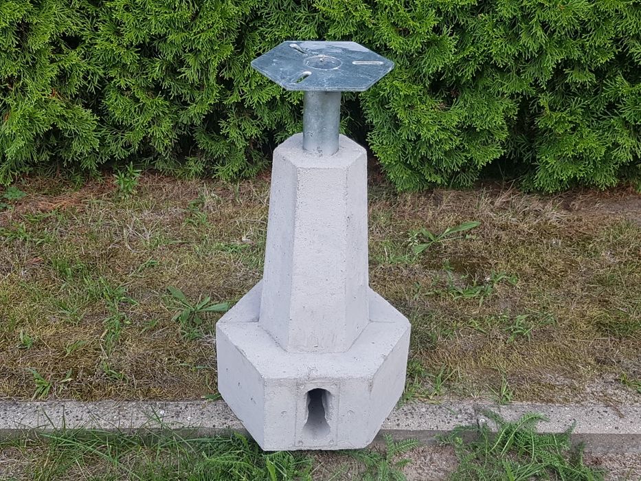 Stopa fundamentowa do urz. elektr. 3 otwory Uniw. M10 25kg - paczkomat