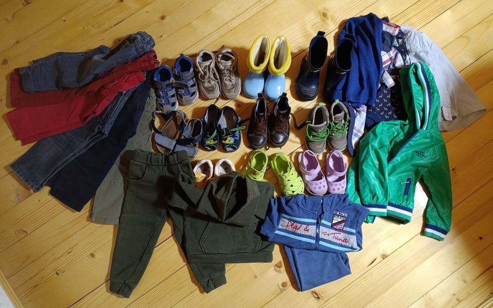 Лот черевики, красовки, тапки, мокасини, чоботи, теплий костюм, штани