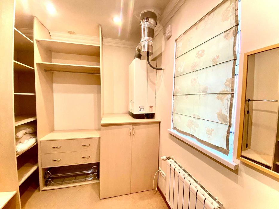 Оренда, вул. Михайлівська, 4 к. 180 м2, від господині, шикарна