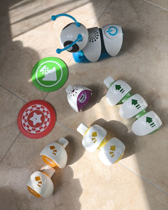 Brinquedo de lagarta para aprendizagem Learn Code-a-pillar Starter