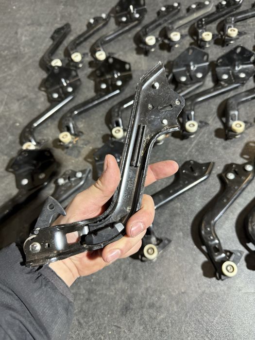 Ролик бокової дверки спрінтер Sprinter W907 W910 нижній