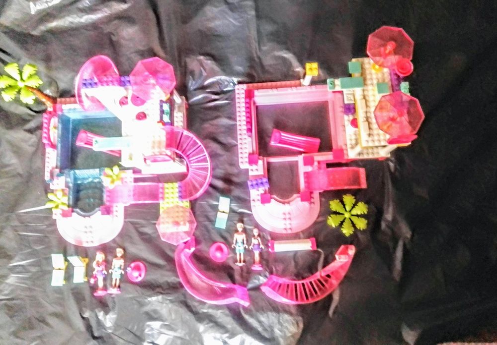 Mega blocks Barbie Festa na piscina  2 sets .