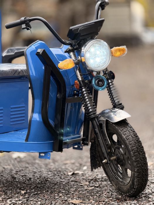 Електротрицикл DOZER Model 2E