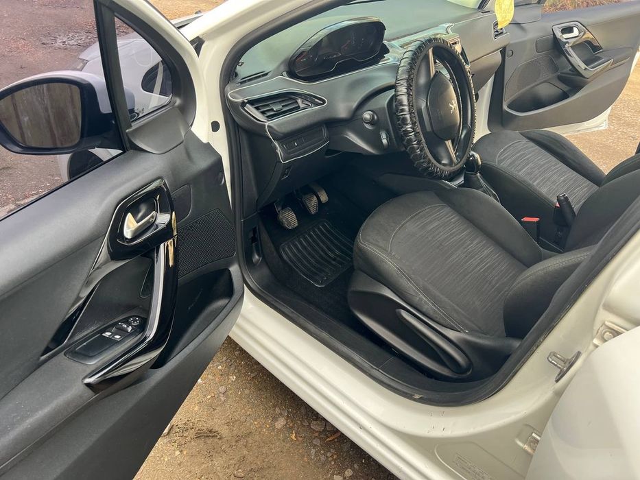 Peugeot 208 2013р