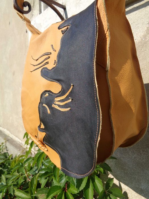 Artystyczna torebka skórzana z kotami. Handmade