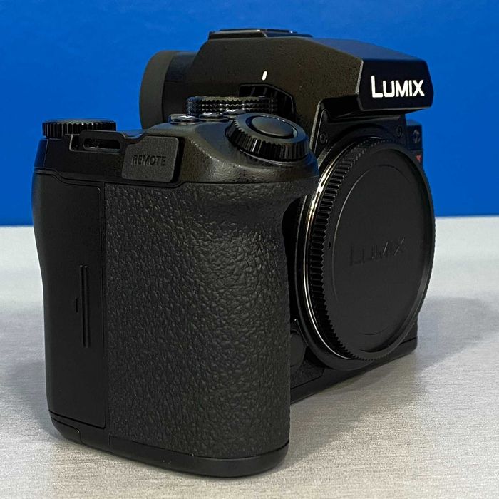 Panasonic Lumix DC-S5 II (Corpo) - 24.2MP - NOVA - 3 ANOS DE GARANTIA