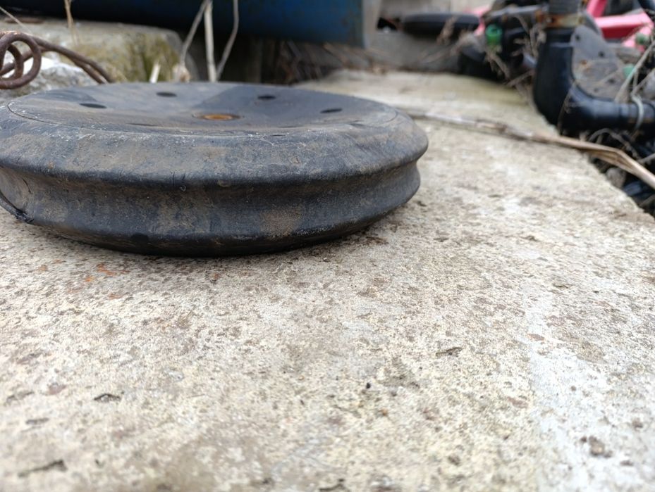 Продам колеса прикатка.Вали на дискову.Стремянки болти.