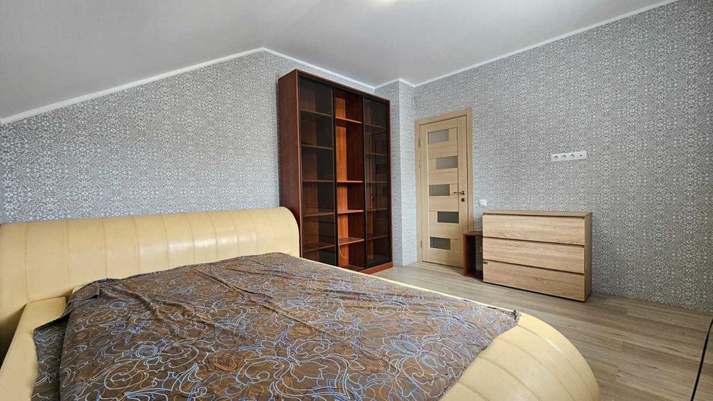 Продам сучасний будинок біля Києва в 10хв від метро Бориспільська. Газ