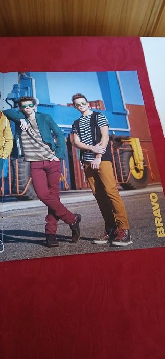 Poster Like Us, novo