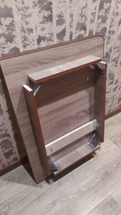 Стол кухонный, раскладной, табуреты