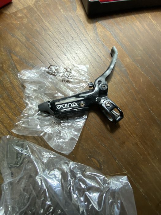 Par de travoes sram guide r com par de discos 200mm centerlock