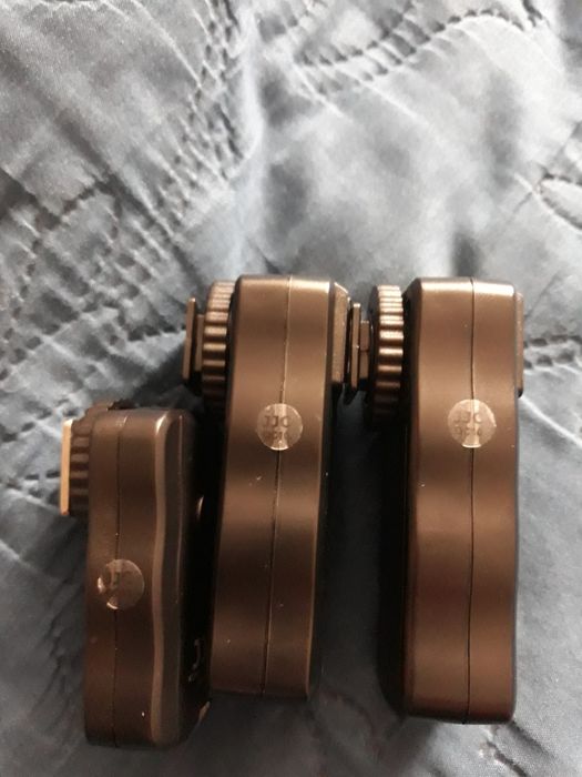 Радіосинхролізатор для надкамерних і студійних вспишок.