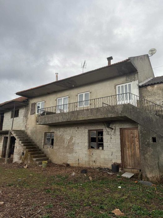 Vende-se Moradia c/ Terreno