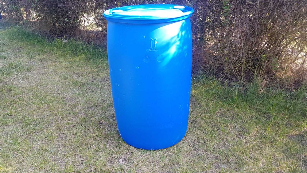 Beczka plastikowa 200 l.