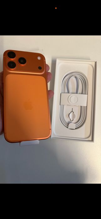 Iphone 17 pro Max 256GB Laranja novo .