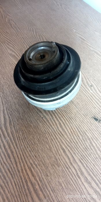 Подушка двигуна Mercedes-Benz W210 E-clas