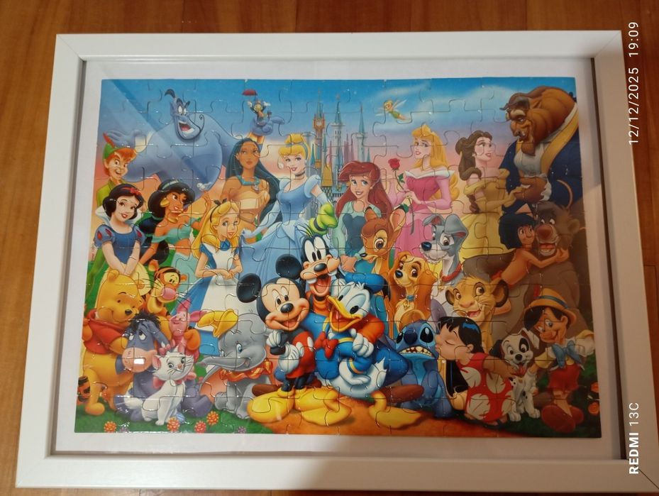 Puzzle em madeira com moldura