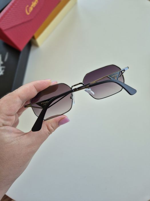 Окуляри Prada жіночі