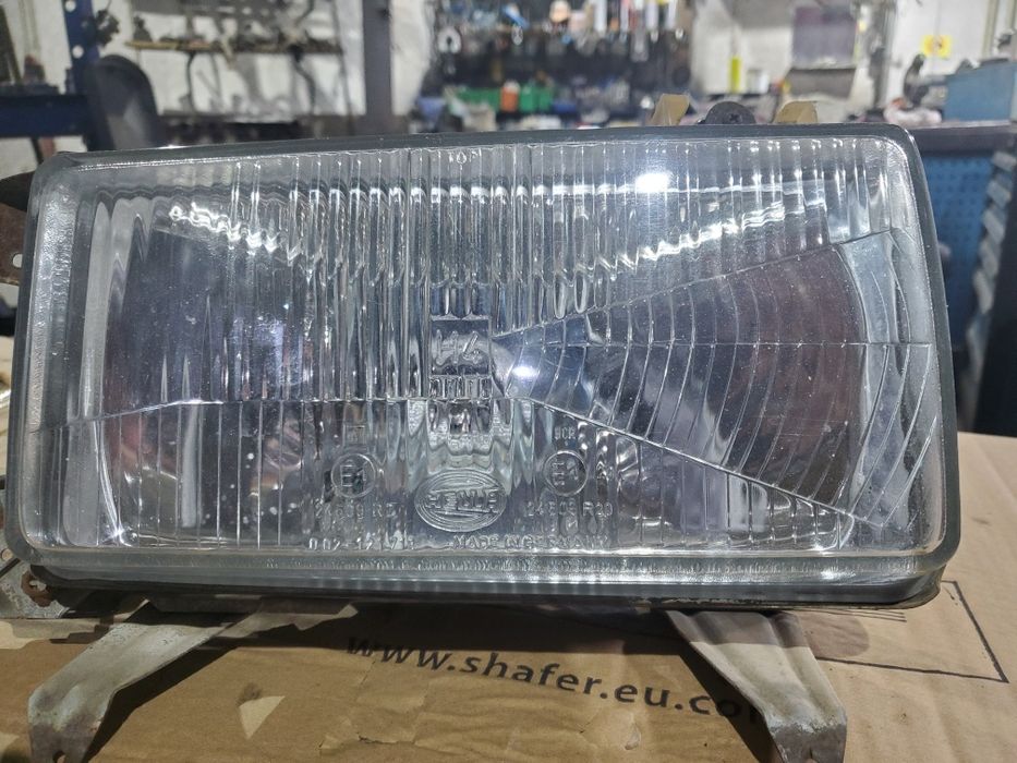 Фара передня права Ауді 80 б2.дорестайл.(78-84)