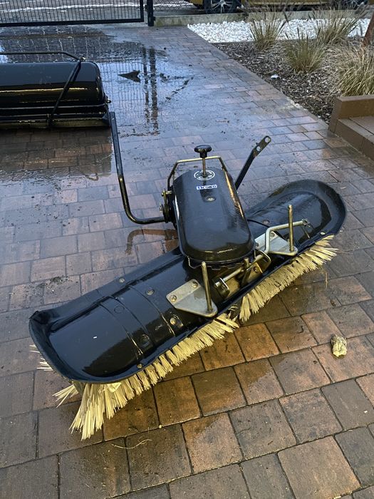 Zamiatarka Tielburger TK520 do traktorka kosiarki