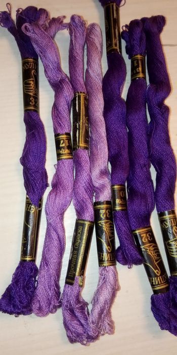 Нитки шерстяні для вишивання.