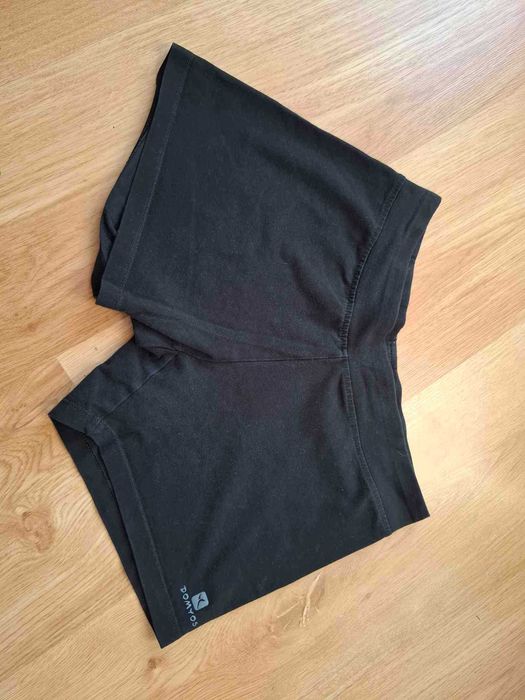 Krótkie czarne spodenki sportowe legginsowe Domyos S