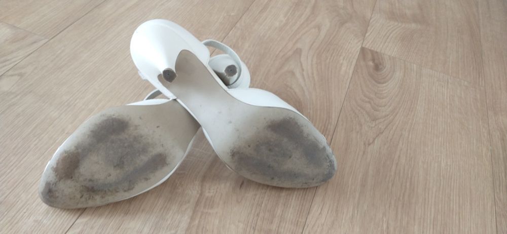 Buty ślubne Ryłko r.37.5 krem skóra licowa.