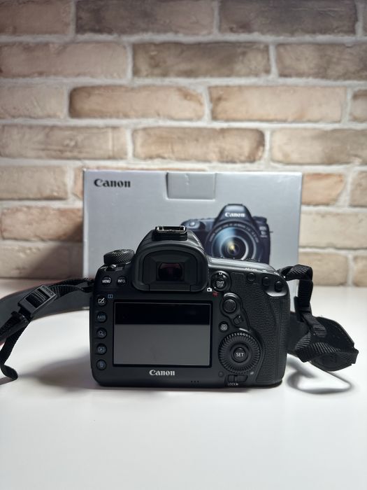 Canon EOS 5D Mark IV – tylko 2500 przebiegu, prawie jak nowy