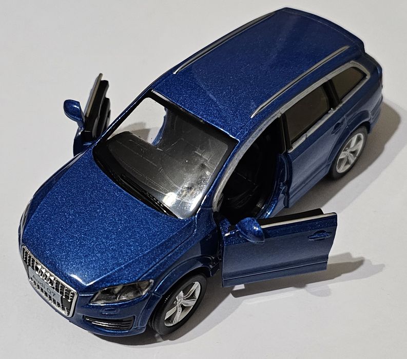 Audi Q7 Model Samochodu Metalowy Otwierane Drzwi Niebieski Kolekcjoner