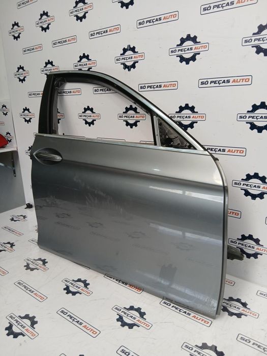 PORTA FRENTE DIREITA CINZA BMW F10 520D 2.D 2011-2016 ANO: 2012