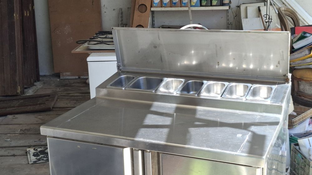 Saladette refrigerada para cafetaria, pastelaria, café...