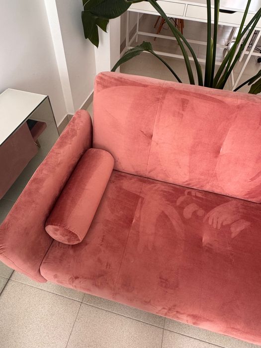 Sofá Sklum rosa veludo