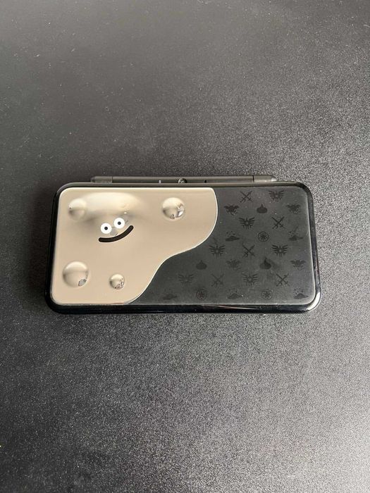 New Nintendo 2DS XL Dragon Quest Edition com 100+ Jogos