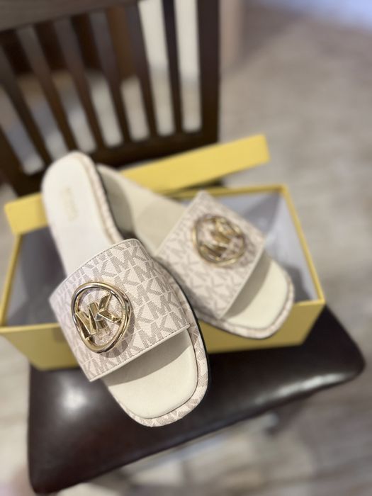 Michael Kors шльопанці
