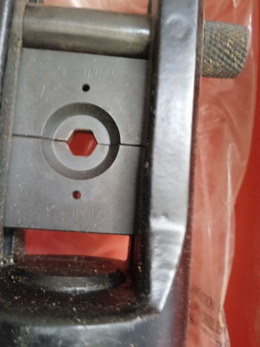 Alicate cravar hidráulico (Prensa)