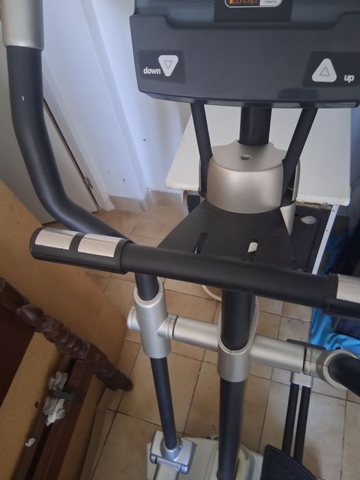 Bicicleta Eliptica Brazil Dual  da Bh ,com tecnologia i.concept  ,vendo porque ocupa muito volume.