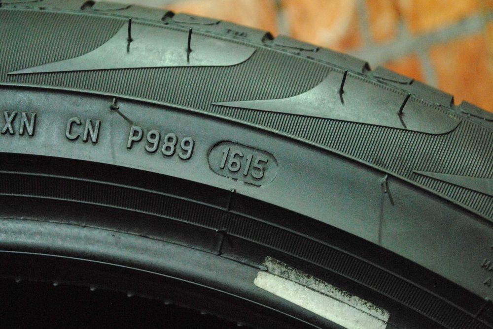 Hankook/Pirelli 315/35-275/40 R21 (AWD)