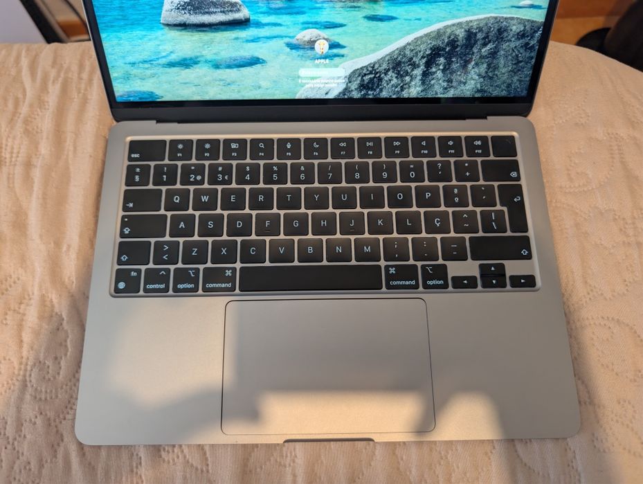 MacBook Air 13" M3 8C/8GB RAM/256GB SSD