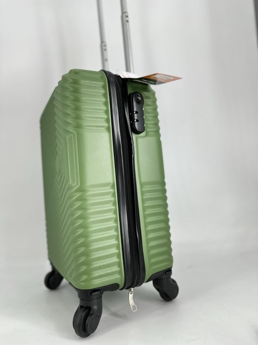 Nowa walizka S / 10 kolorów