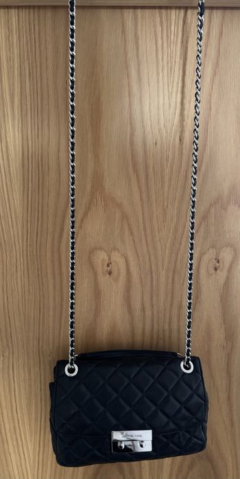 Bolsa Michael Kors em pele NOVA