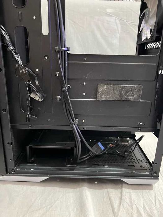 Caixa Aerocool ATX com RGB com ventoinhas