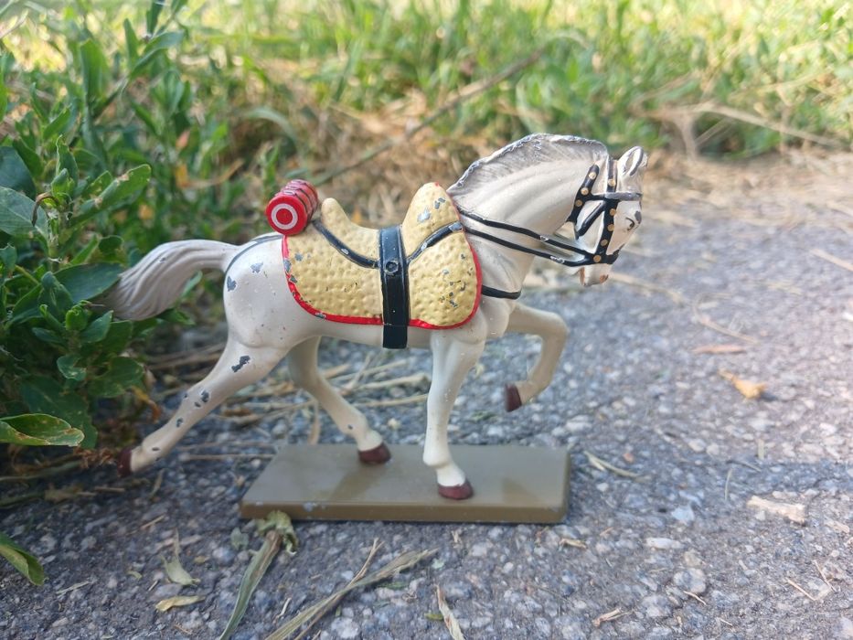 Коллекционная игрушка, солдатик, лошадь конь Франция Starlux.