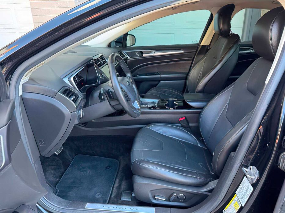 Ford Fusion Titanium      2014