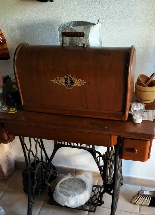 máquina de costura antiga