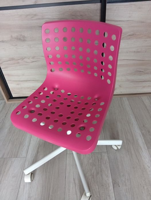 Krzesło obrotowe różowe